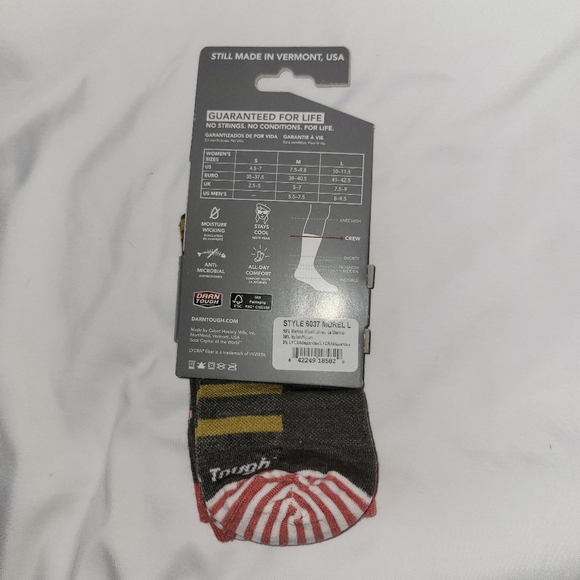 🌟 NWT Darn Tough Socks - Picture 2 of 4